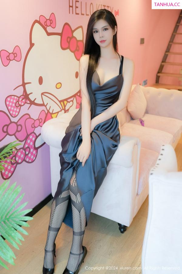   [XiuRen]高清写真图 2024.07.03 No.8795 雪糕CiCi 黑丝美腿第10张图片